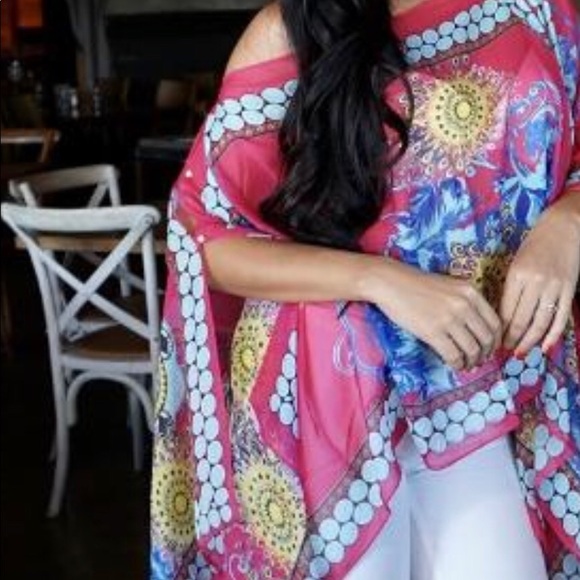 Shawls and ponchos - Picture 8 of 8